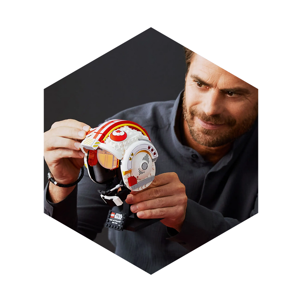 LEGO® Star Wars 75327 Helm von Luke Skywalker™ (Rot Fünf)
